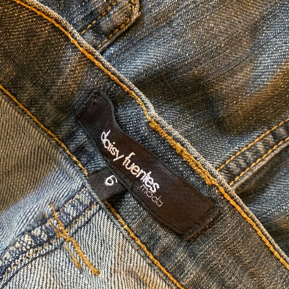 Daisy Fuentes jeans mini skirt 6 💓 - Picture 3 of 5